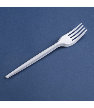 Tenedor de plástico.